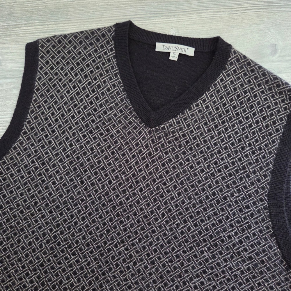 TravelSmith Sweater Vest Black Geometric Merino Wool Blend Mens XL